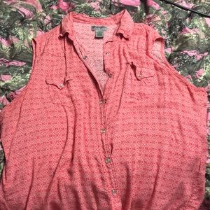 Sleeveless button up